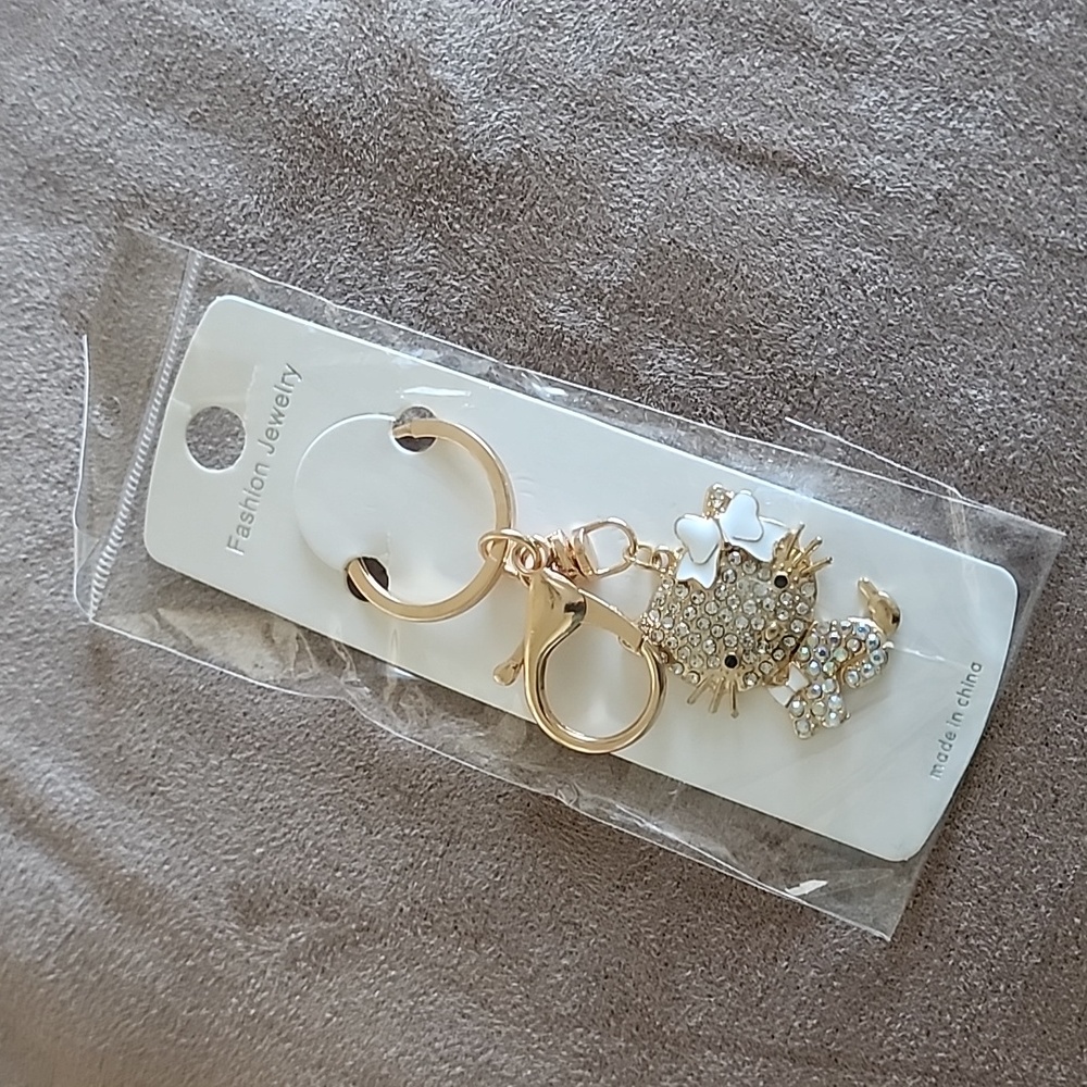 NEW Hello Kitty Rhinestone Keychain - Picture 3 of 5